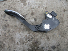 NISSAN JUKE 1.6 PEDAŁ GAZU 18002 1KMOB