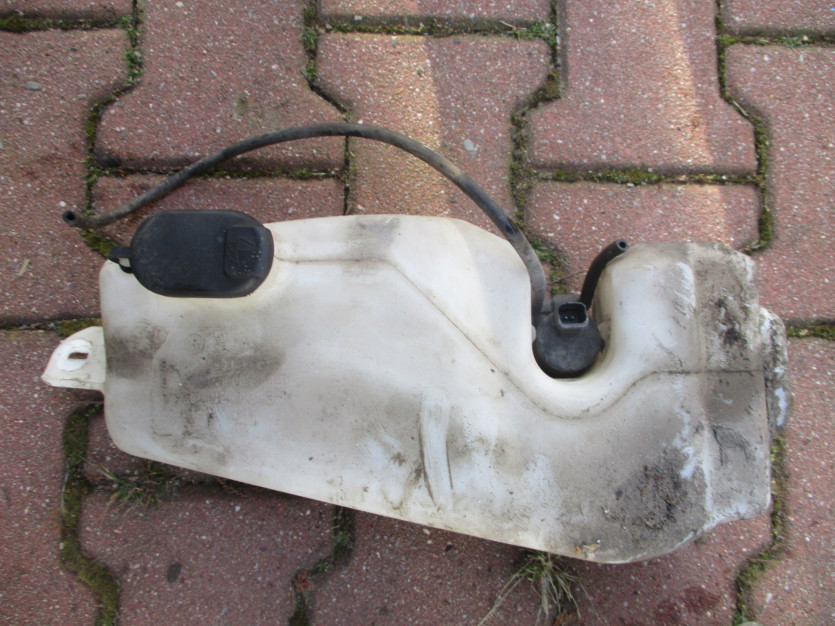 DUSTER 2011 R. 1.5 DCI ZBIORNICZEK SPRYSKIWACZY