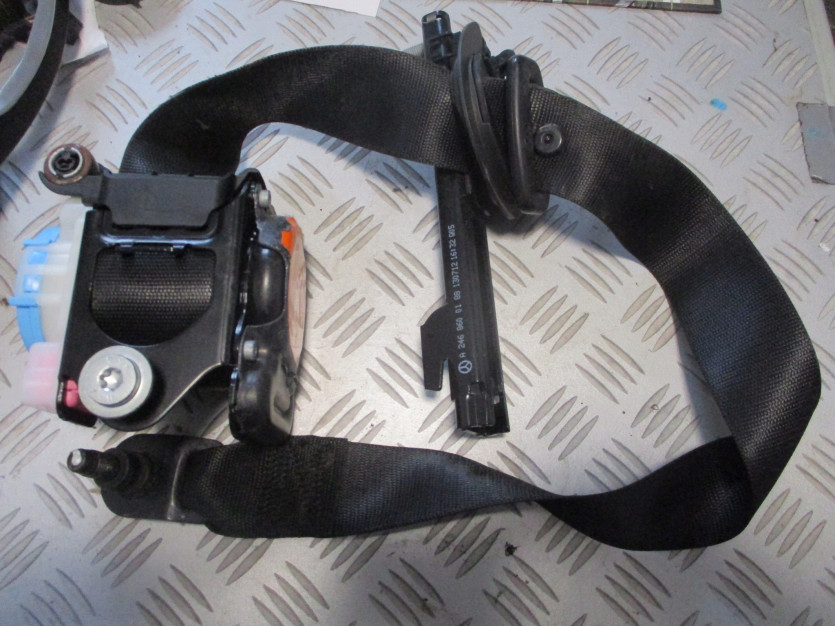 B-KLASA W246 B180 PAS BEZPIECZEŃSTWA