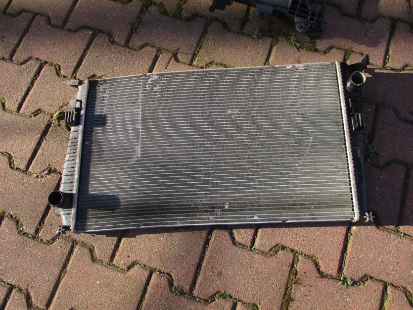 DACIA DUSTER 2011 R. 1.5 DCI CHŁODNICA WODY