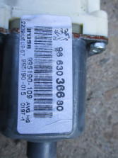 PEUGEOT 407 SW SILNICZEK SZYBY LEWY PRZÓD