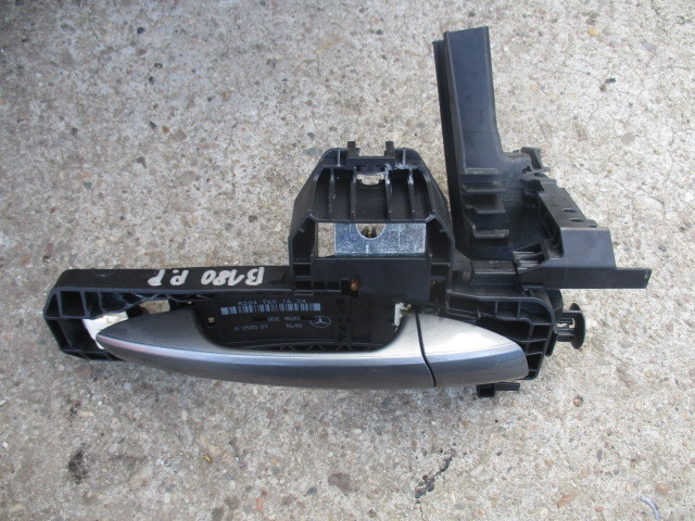 W246 B180 KLAMKA PRAWY PRZÓD 7787 A2047601634