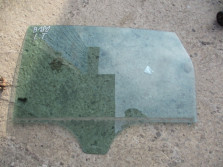 B-KLASA W246 B180 2012R. SZYBA DRZWI LEWY TYŁ