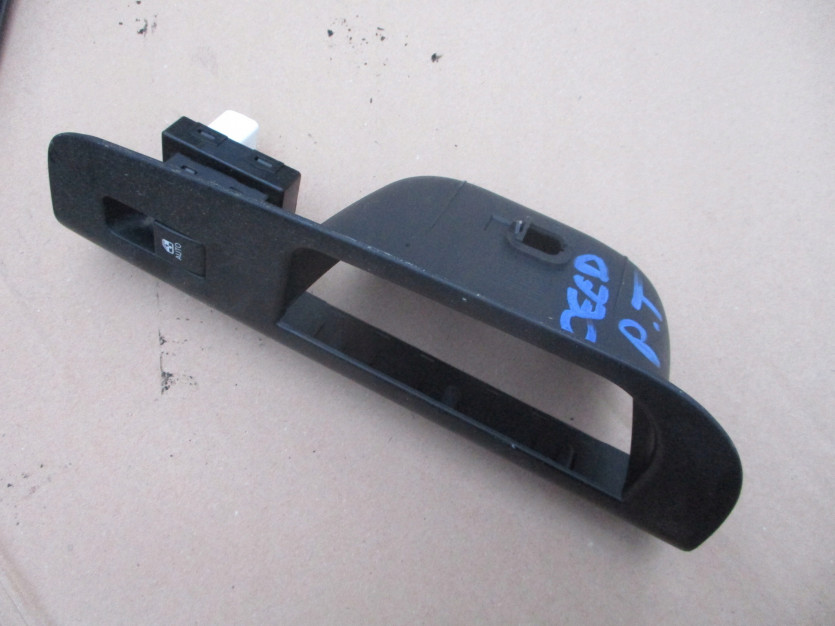 KIA CEED SW KOMBI PRZEŁĄCZNIK SZYBY PRAWY TYŁ