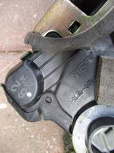 COROLLA E12 02-07 5D ZAMEK PRAWY PRZÓD