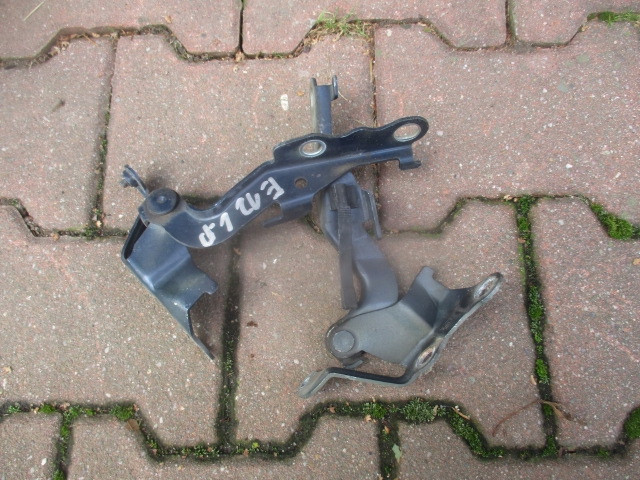 COROLLA E12 02-07 5D ZAWIASY MASKI