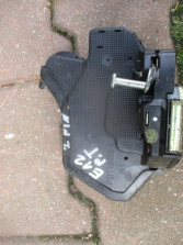 COROLLA E12 02-07 5D ZAMEK PRAWY TYŁ