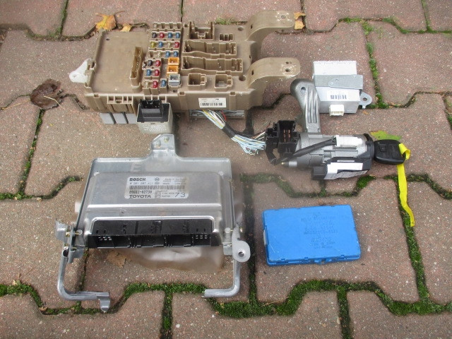 COROLLA E12 02-07 1.4 VVTI KOMPUTER