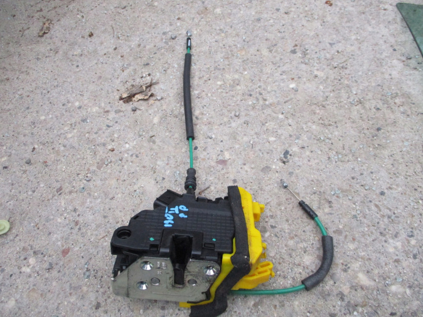 HYUNDAI I30 II HB ZAMEK DRZWI PRAWY PRZÓD