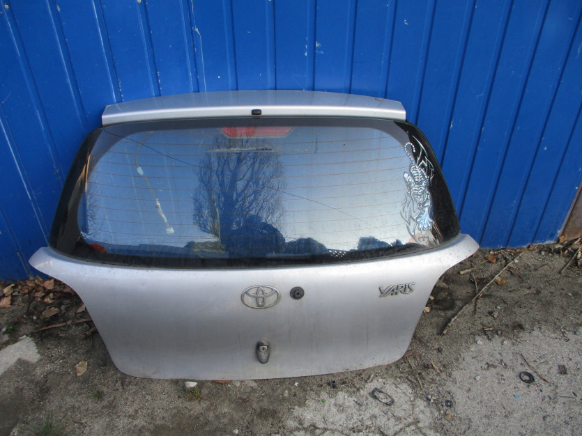 YARIS I 99-03 KLAPA TYŁ