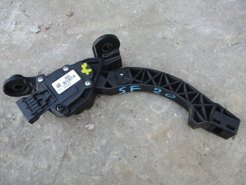 SANTA FE II LIFT 2.0 CRDI PEDAŁ GAZU