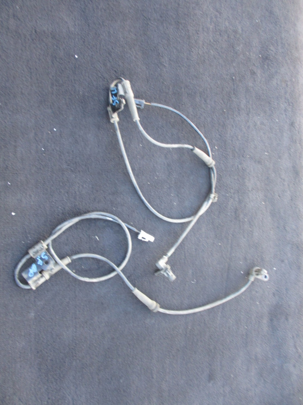 SANTA FE II LIFT 2.0 CRDI CZUJNIK ABS PRAWY PRZÓD