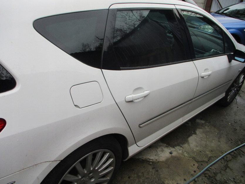 PEUGEOT 407 SW EWP8 DRZWI PRAWY TYŁ