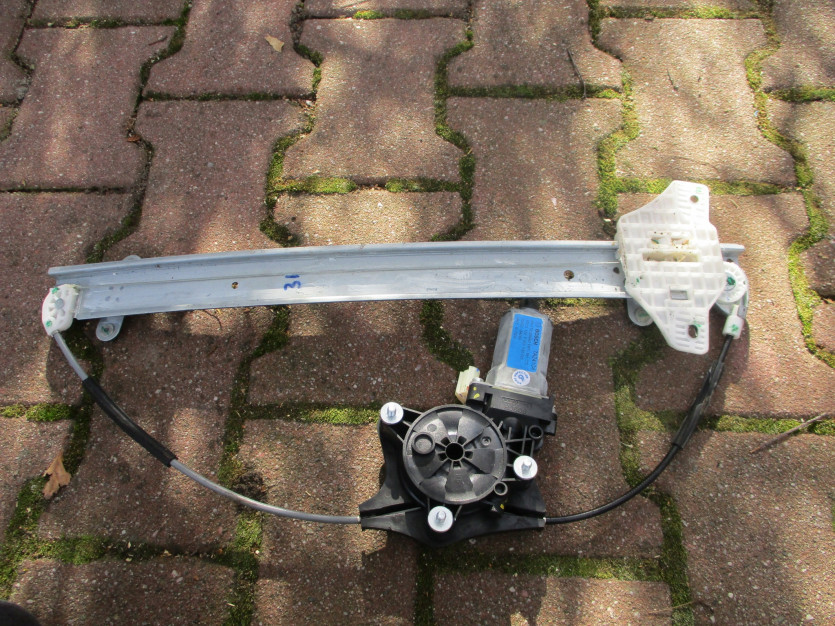 HYUNDAI I10 II 2017 R. MECHANIZM SZYBY PRAWY PRZÓD