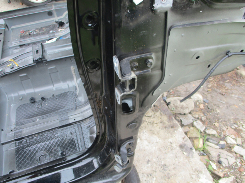 HYUNDAI I10 II 2017 R. ZAWIASY DRZWI PRAWY PRZÓD