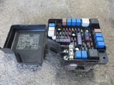 SANTA FE II 2.0 CRDI SKRZYNKA BEZPIECZNIKÓW