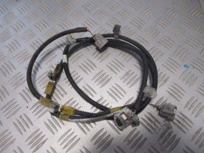 SUBARU TREZIA TOYOTA VERSO S WIĄZKA ZDERZAKA TYŁ