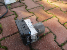 OPEL TIGRA B II 05 R. POMPA ABS 13190879 HL