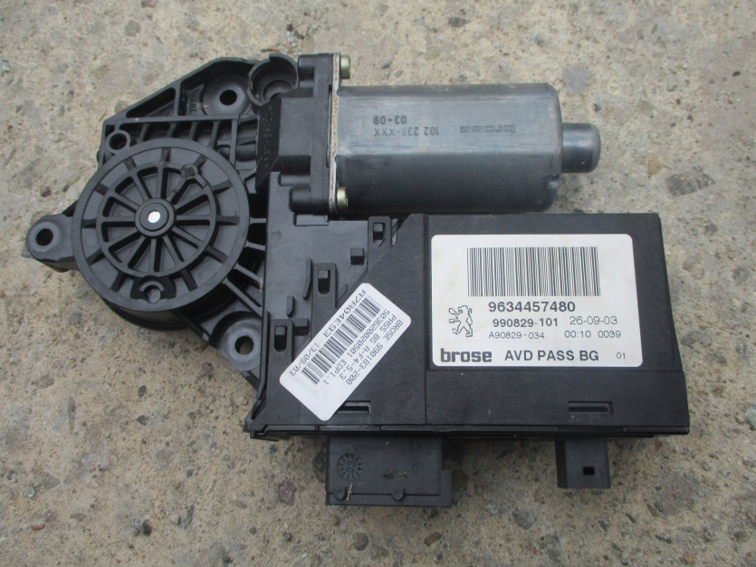 PEUGEOT 307 SW SILNICZEK SZYBY