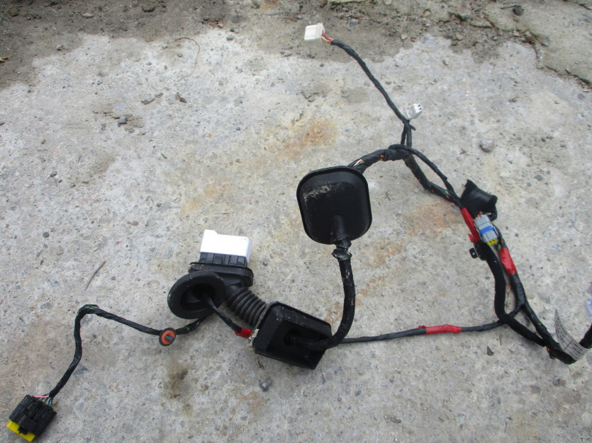 HYUNDAI I30 CW KOMBI WIĄZKA DRZWI LEWY PRZÓD