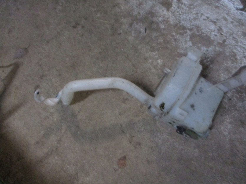 SUZUKI SWIFT MK6 07 R. ZBIORNICZEK SPRYSKIWACZY