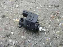 SWIFT MK6 07 R. SILNICZEK REGULACJI LAMPY LEWY