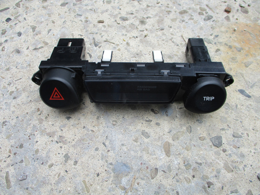 HYUNDAI I20 PRZEŁĄCZNIK 93770-1J100 WYŚWIETLACZ