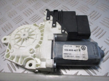 vw JETTA SILNICZEK SZYBY LEWY TYŁ 1K5839401B