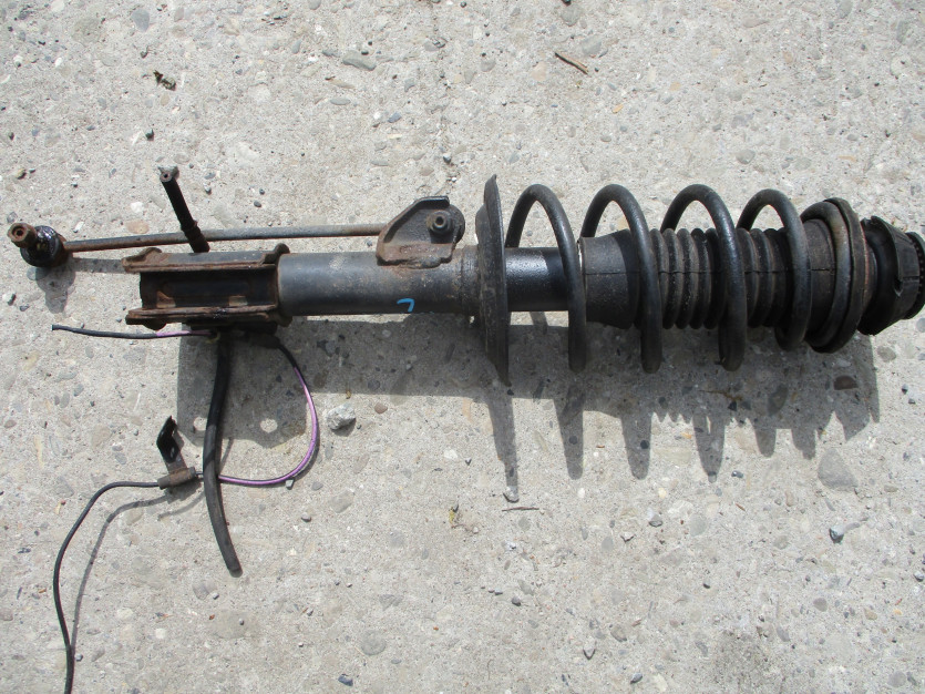 SUBARU TREZIA TOYOTA VERSO S 1.33 AMORTYZATOR LEWY