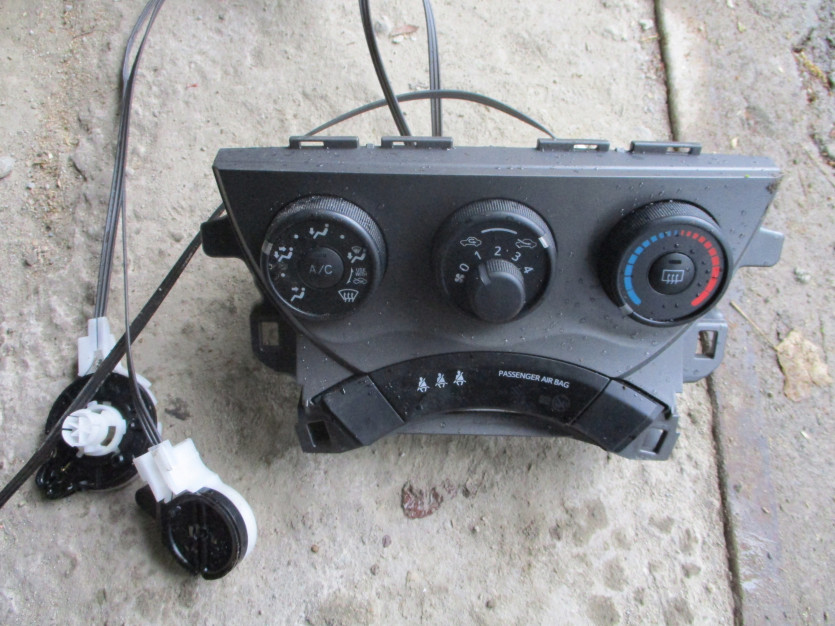 TREZIA TOYOTA VERSO S PANEL KLIMATYZACJI DMUCHAWY