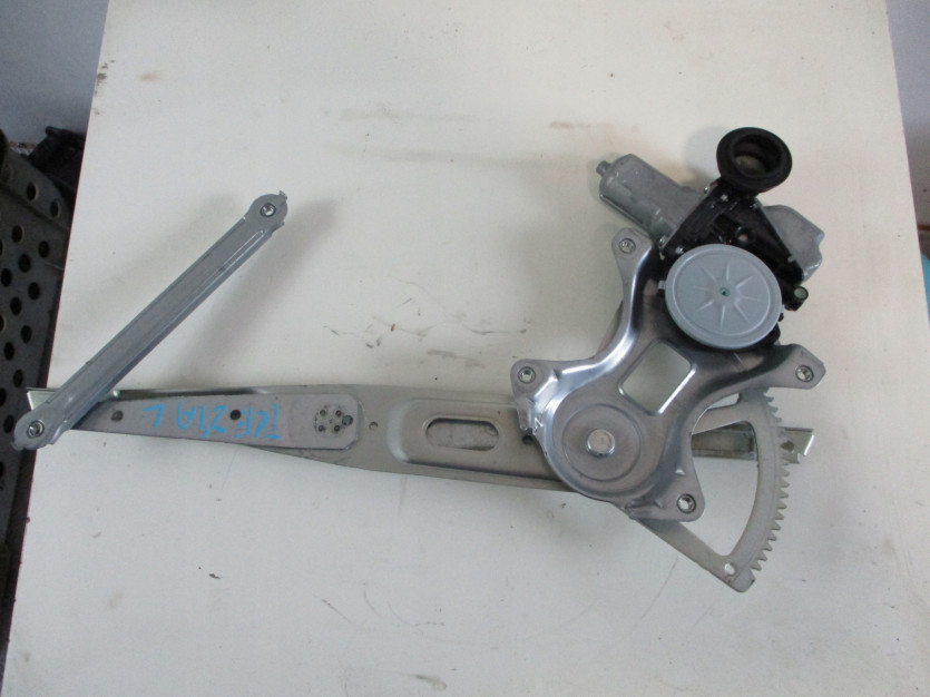 SUBARU TREZIA TOYOTA VERSO S MECHANIZM SZYBY LEWY