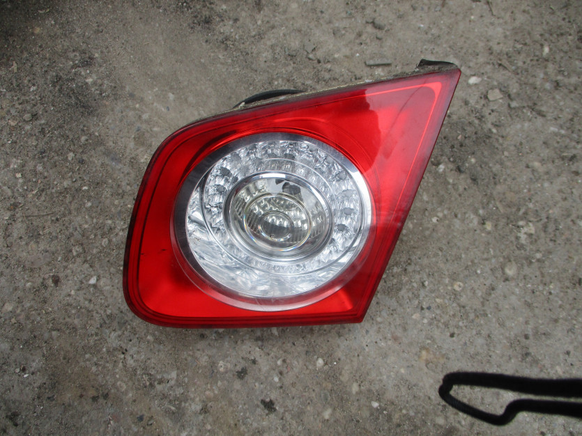 VW JETTA SEDAN LAMPA PRAWY TYŁ 1K5945094