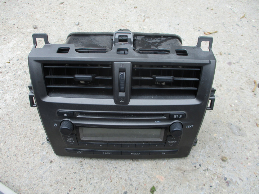 SUBARU TREZIA TOYOTA VERSO S RADIO