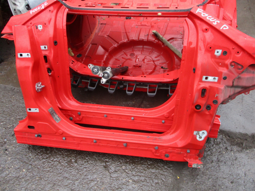 FORD FOCUS MK3 SEDAN SŁUPEK PRÓG PRAWY 2014 R