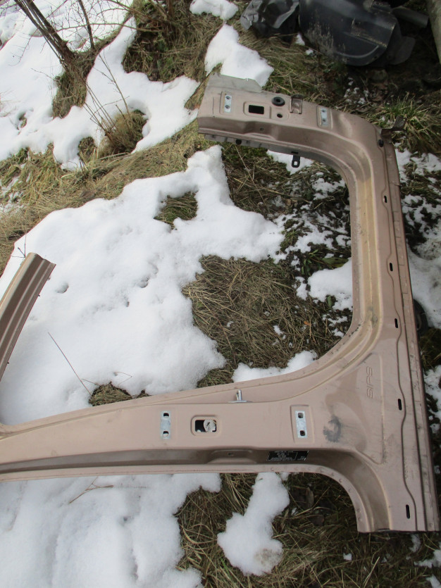 VOLVO V40 D2 15R. PRÓG SŁUPEK PRAWY 786-46