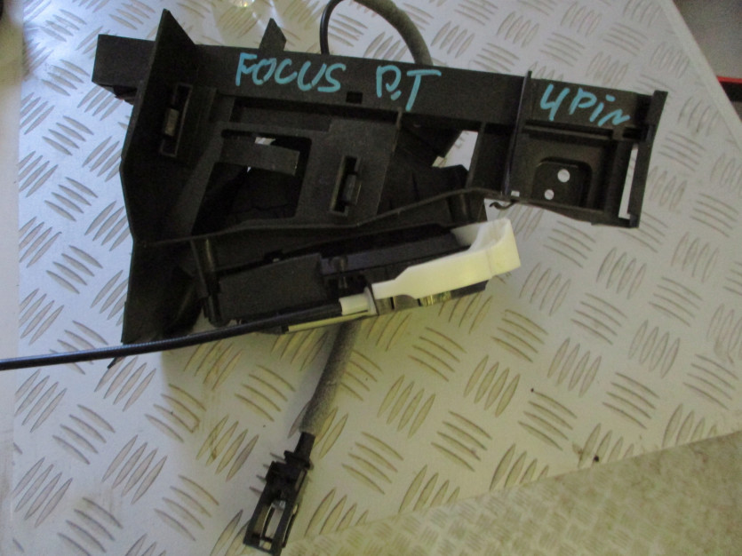 FOCUS MK3 SEDAN 14 R. ZAMEK PRAWY TYŁ 4PIN