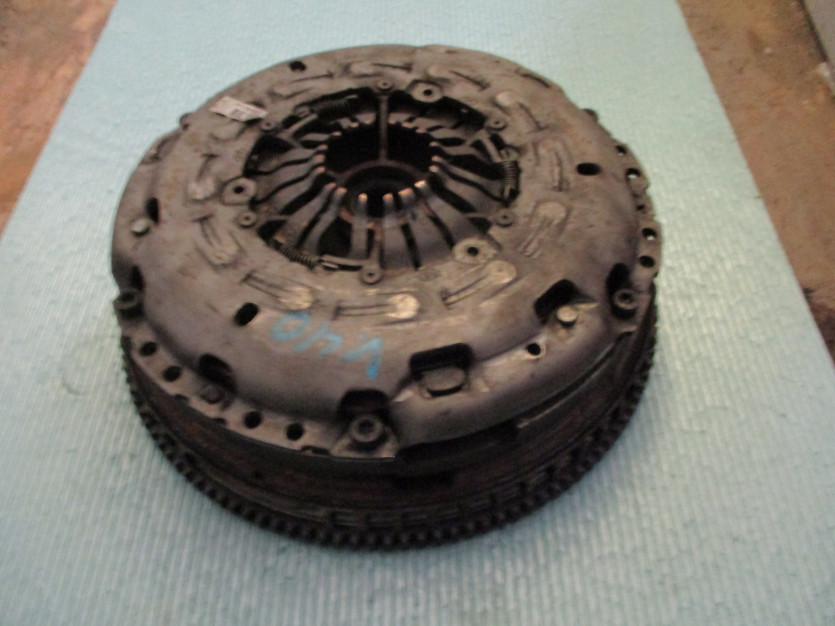 VOLVO V40 D2 2.0 D15 R. KOŁO DWUMASOWE DWUMAS