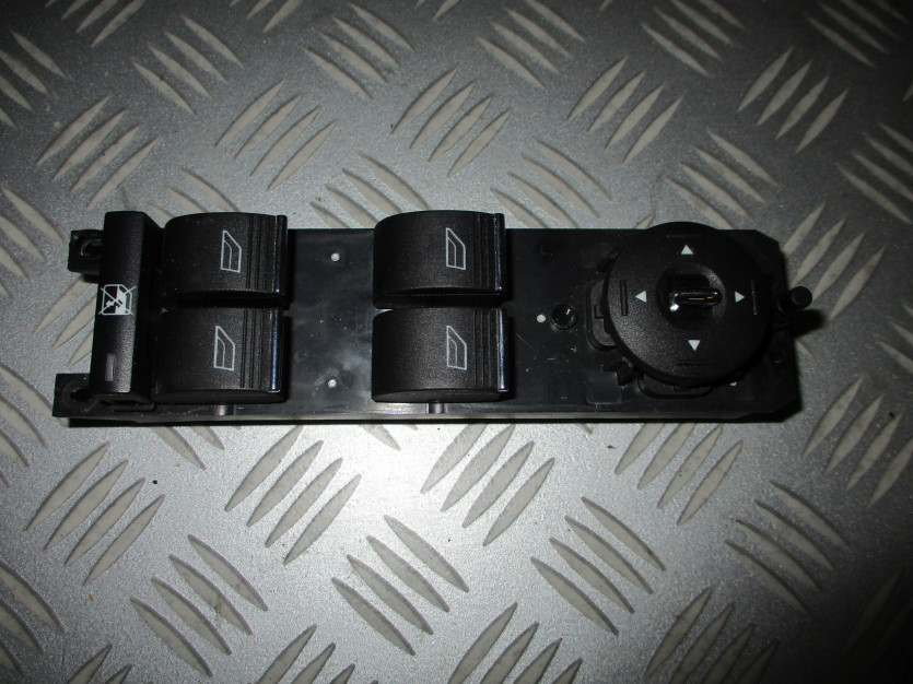 FOCUS MK3 SEDAN PRZEŁĄCZNIK SZYBY LEWY PRZÓD