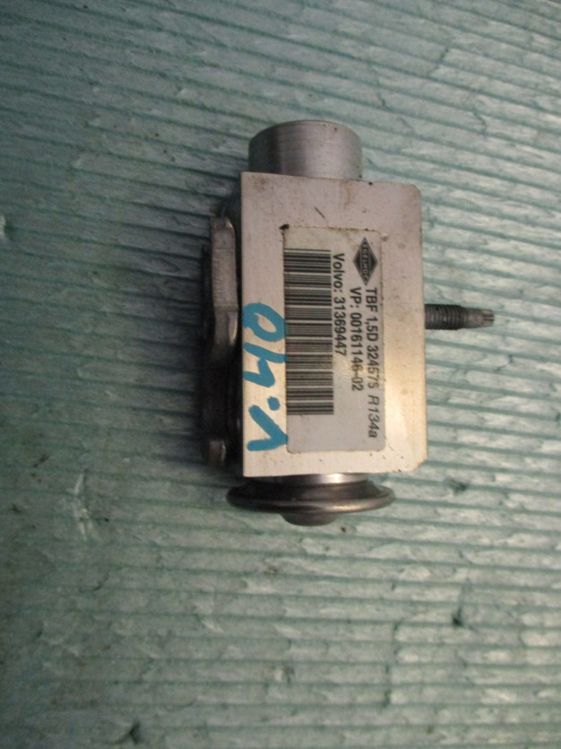 VOLVO V40 D2 2.0 D15 R. ZAWÓR ROZPRĘŻNY 31369447