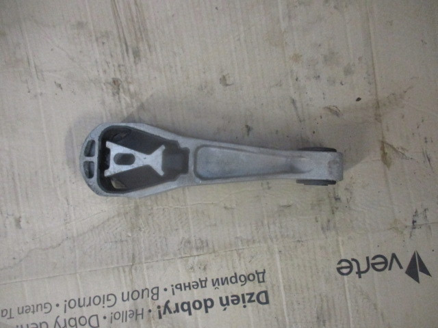 VOLVO V40 D2 15 R. ŁAPA PODUSZKA KOSC