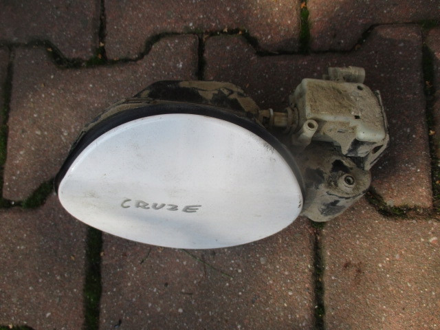 CHEVROLET CRUZE KLAPKA WLEWU PALIWA