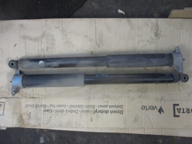 VOLVO V40 D2 15 R. SPRĘŻYNY TYŁ