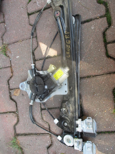 CHEVROLET CRUZE MECHANIZM SZYBY PRAWY PRZÓD