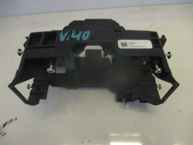 VOLVO V40 D2 15 R MOCOWANIE PRZEŁĄCZNIKÓW 31456029