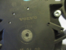 VOLVO V40 D2 15 R. SILNICZEK WYCIERACZKI TYŁ