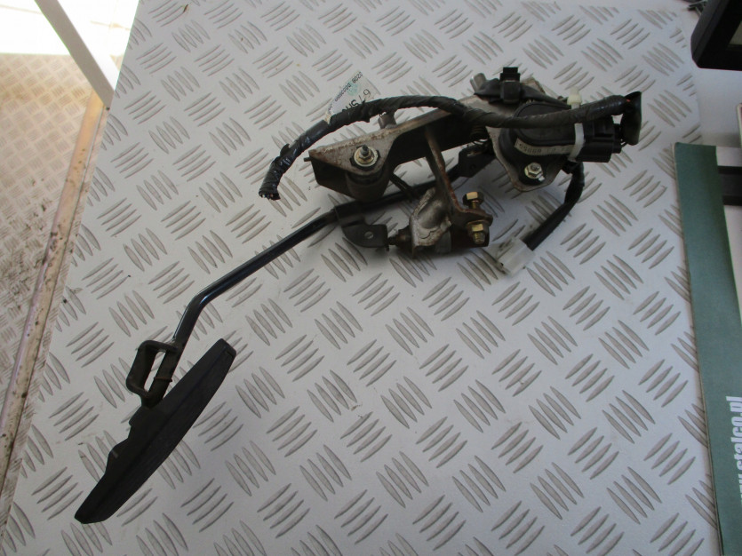 MAZDA 323F VI 2.0 TD PEDAŁ GAZU