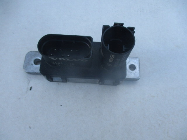 VOLVO V40 D2 PRZEKAZNIK SWIEC ZAROWYCH 31431776