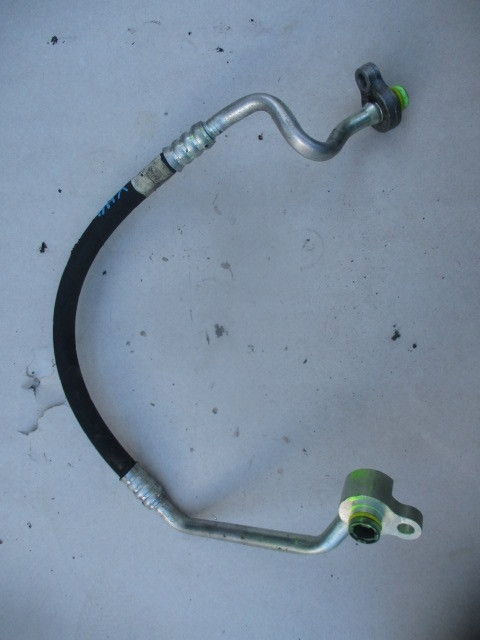 VOLVO V40 D2 2.0D RURKA KLIMATYZACJI