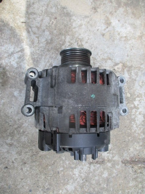 PASSAT B6 2.0 FSI ALTERNATOR 06J903023C