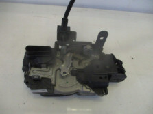 VOLVO V40 D2 15R. ZAMEK PRAWY PRZÓD 31440392